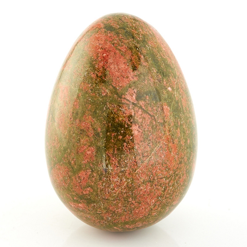 Яйцо из камня унакит