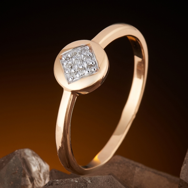 Кольцо с камнем бриллиант