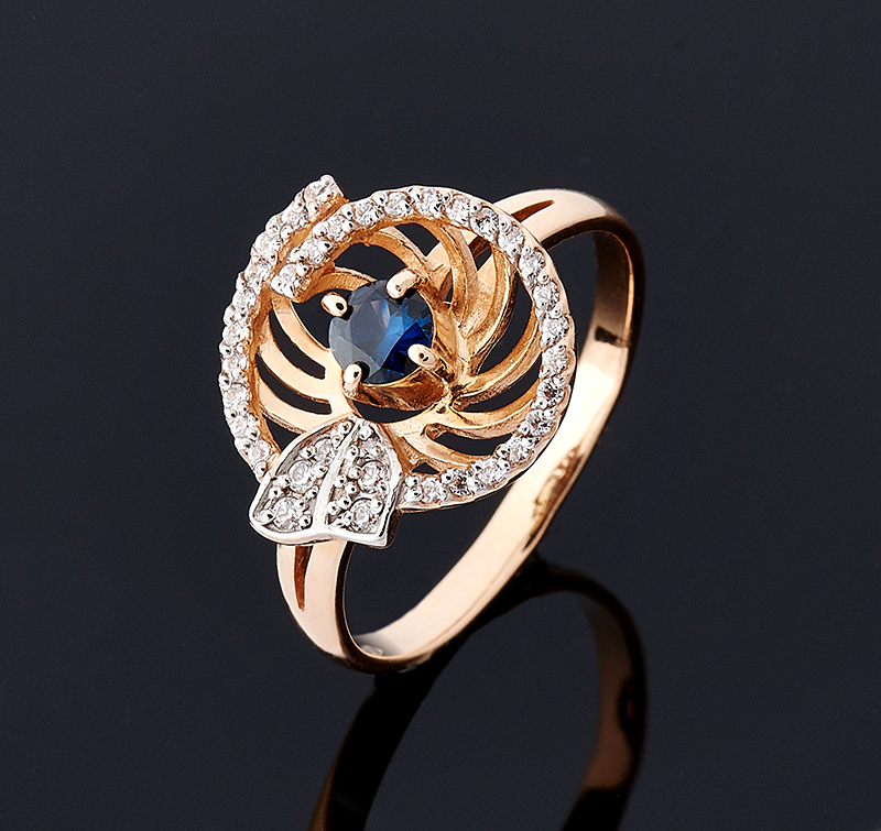 Золотое кольцо с камнем сапфир