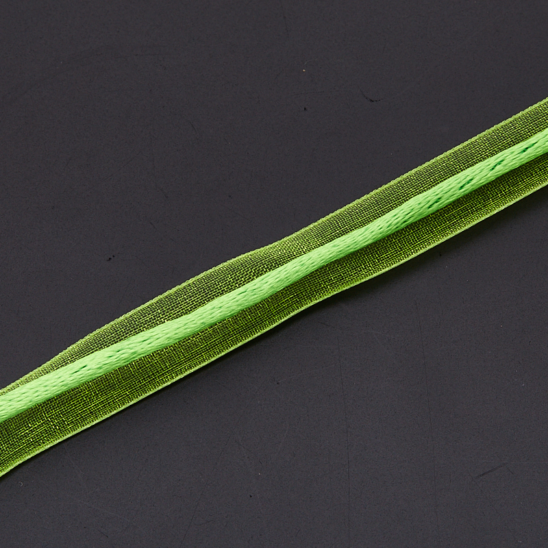 Шнурок (зеленый) нейлоновый с органзой 45 см (+4 см)
