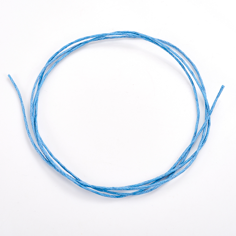 Шнурок голубой 70 см