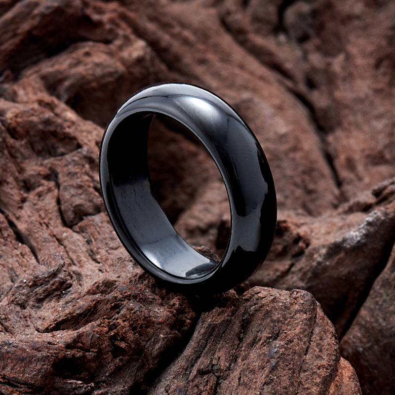 Черное кольцо фото. Кольцо с обсидианом мужское. Кольцо с черным обсидианом. Каменные кольца. Кольцо из камня цельное.