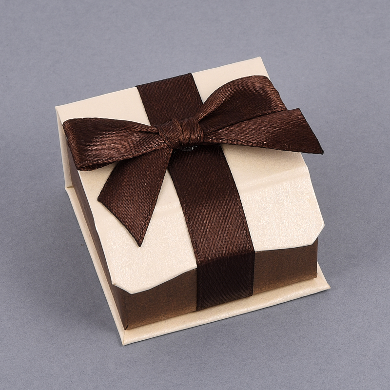 

Подарочная упаковка под серьги 50х50х30 мм