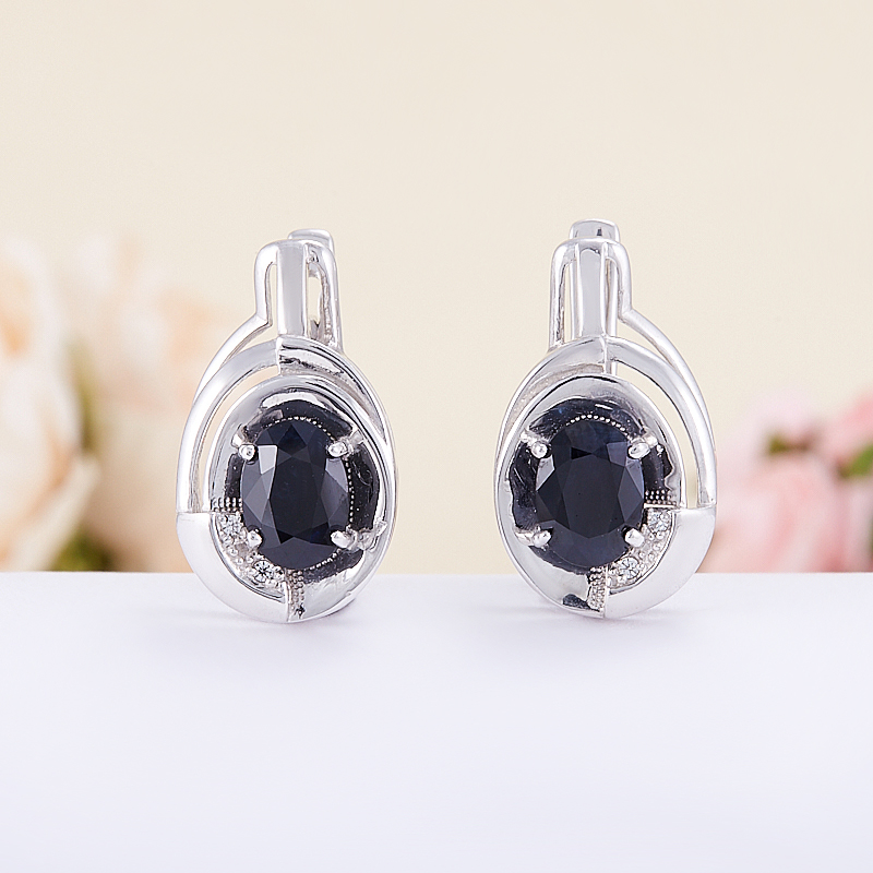 

Серьги сапфир черный огранка (серебро 925 пр.)