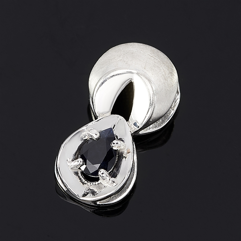 

Кулон сапфир черный огранка (серебро 925 пр.)