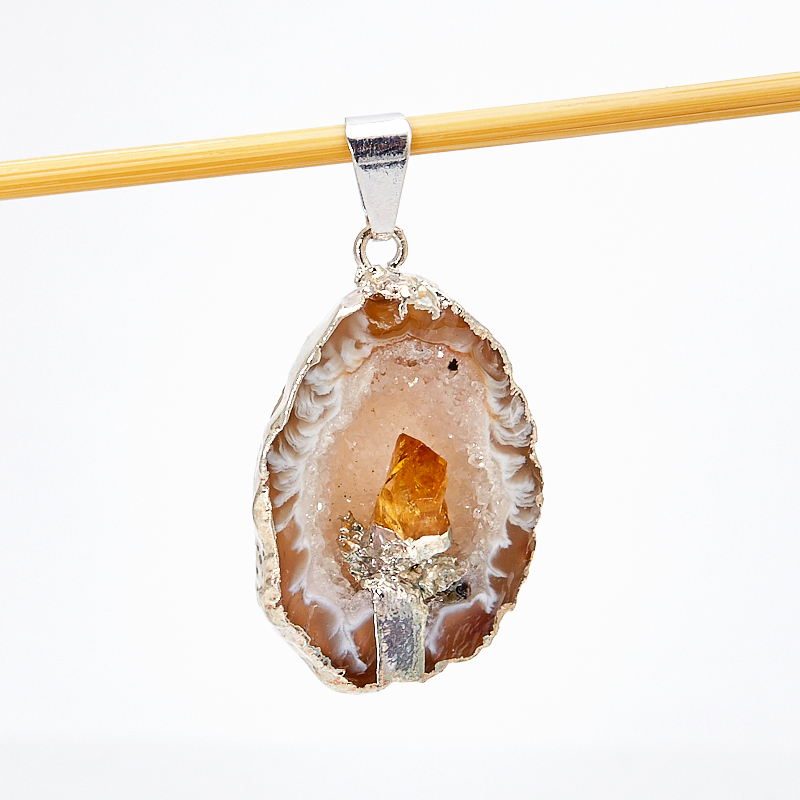 

Кулон агат жеода с кристаллом цитрина (биж. сплав) 3,5-4 см