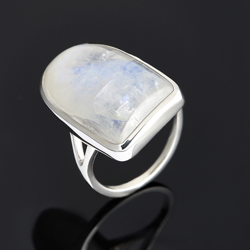 Кольцо с крупным камнем из серебра