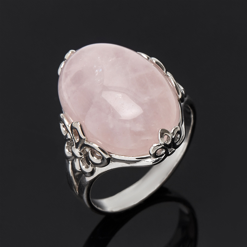 Розовый камень в кольце