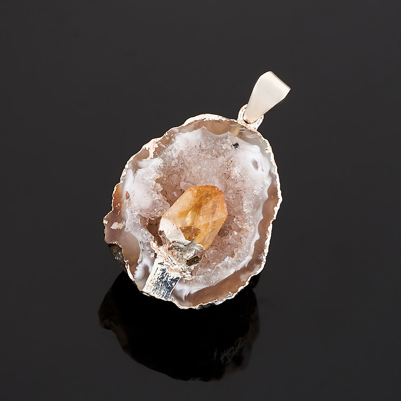 

Кулон агат жеода с кристаллом цитрина (биж. сплав) 3,5-4 см