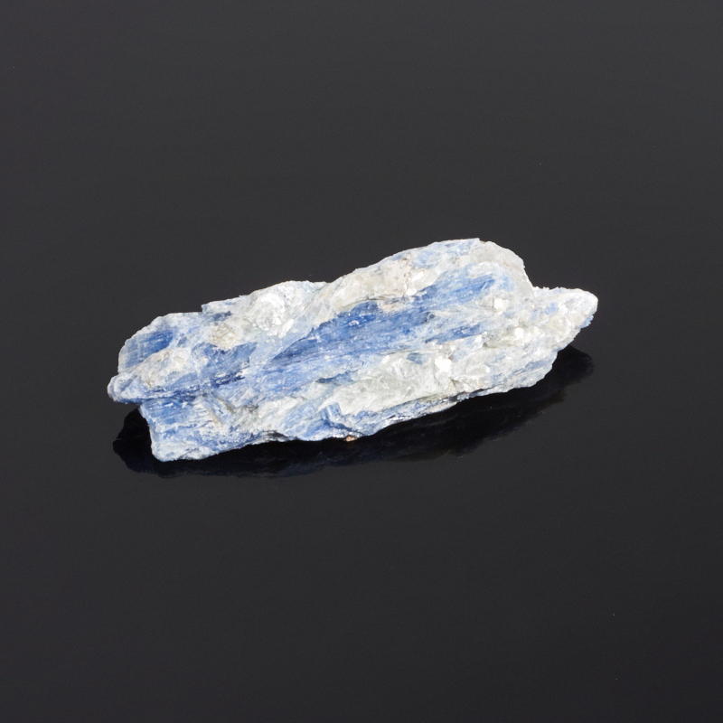 Образец кианит синий Бразилия S (4-7 см) (1 шт)