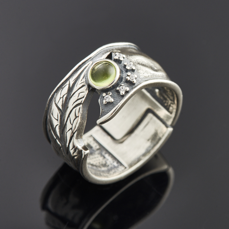 

Кольцо хризолит (серебро 925 пр.) размер регулируемый