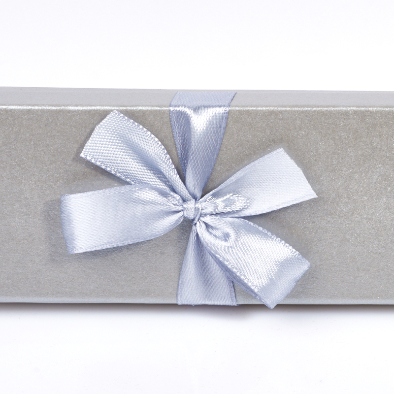 Подарочная упаковка (картон, текстиль) под браслет/бусы/цепь (футляр) (серый) 200х45х25 мм