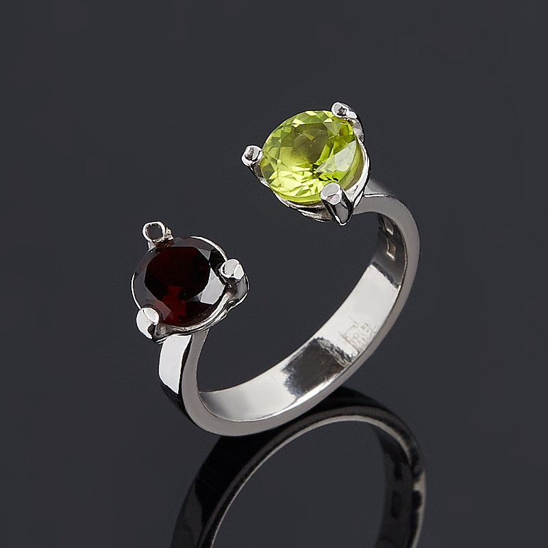 

Кольцо гранат, хризолит (серебро 925 пр. родир. бел.) огранка размер 17