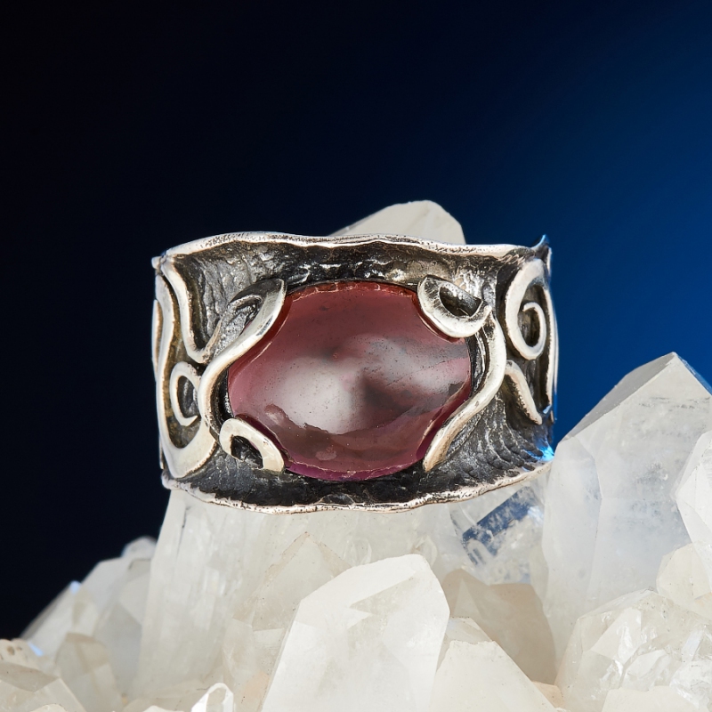 

Кольцо гранат альмандин (серебро 925 пр. оксидир.) размер 18,5