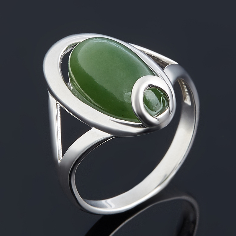 Зеленое серебро цвет. Кольцо с нефритом. Серебряное кольцо с нефритом. Золотое кольцо с нефритом. Зеленый с серебром.