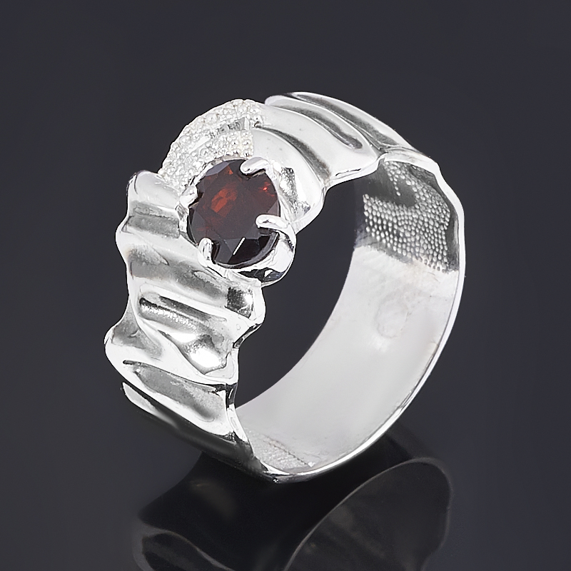 

Кольцо гранат альмандин (серебро 925 пр. родир. бел., родир. черн.) огранка размер 17,5