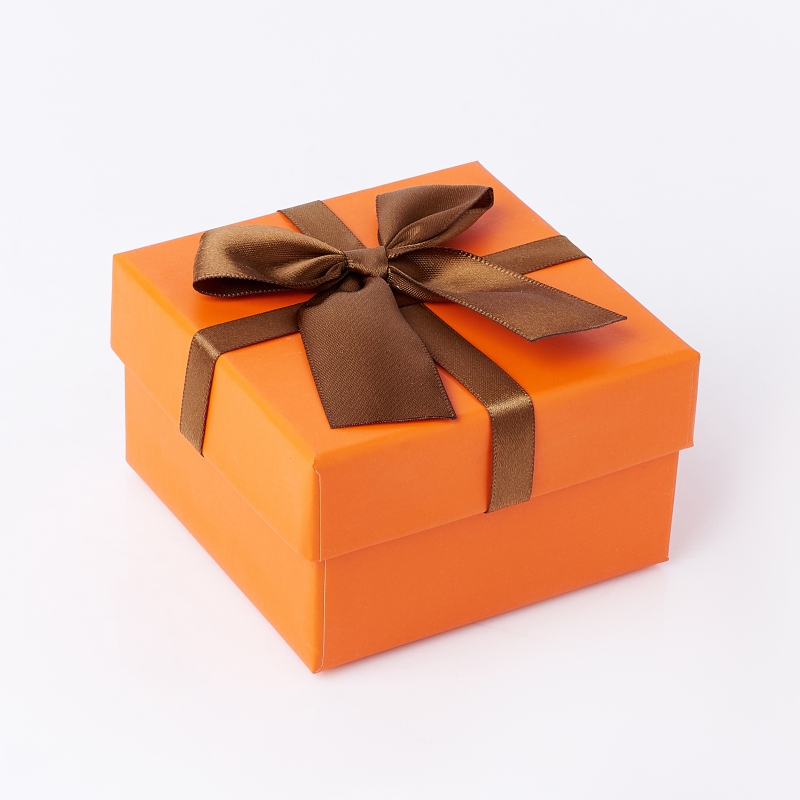 красные подарочные коробки. коробка подарочная 35. подарочная коробка 50 50 50. коробочка для сережек подарочная. подарочная коробка 50 50 50.