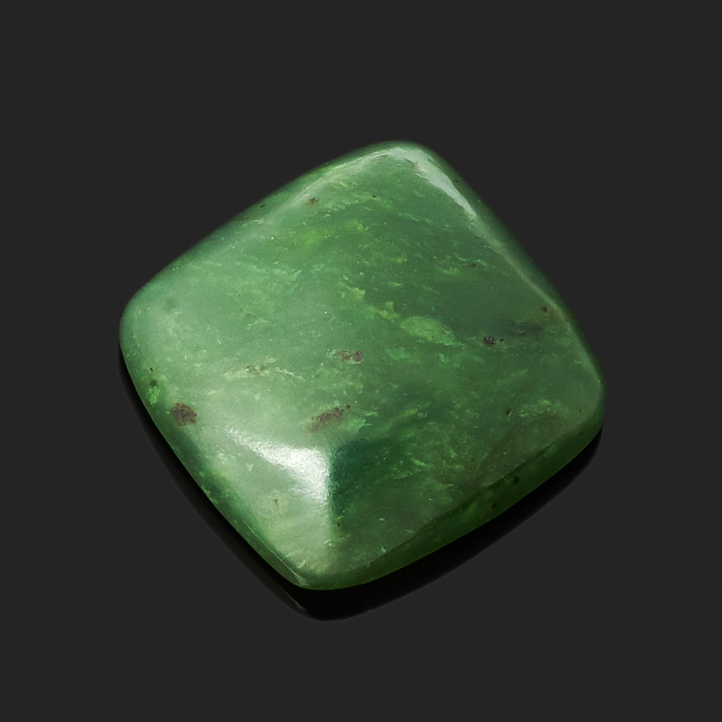 

Кабошон нефрит зеленый 13*13 мм