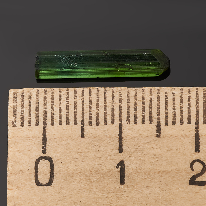 Кристалл турмалин зеленый (верделит) Бразилия (1,5-2 см)