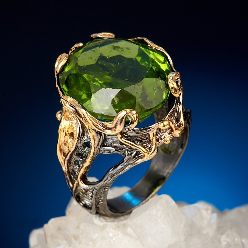 

Кольцо хризолит (серебро 925 пр. позолота, родир. черн.) огранка размер 17,5