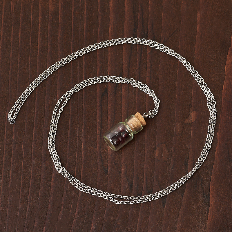 Кулон гранат альмандин Индия бутылочка (стекло, сталь хир., биж. сплав) 2,5 см