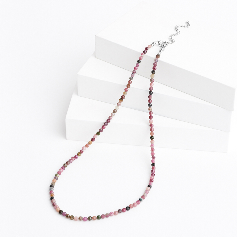 

Бусы турмалин зеленый (верделит), коричневый (дравит), розовый (рубеллит) (биж. сплав, сталь хир.) огранка 3 мм 45 см (