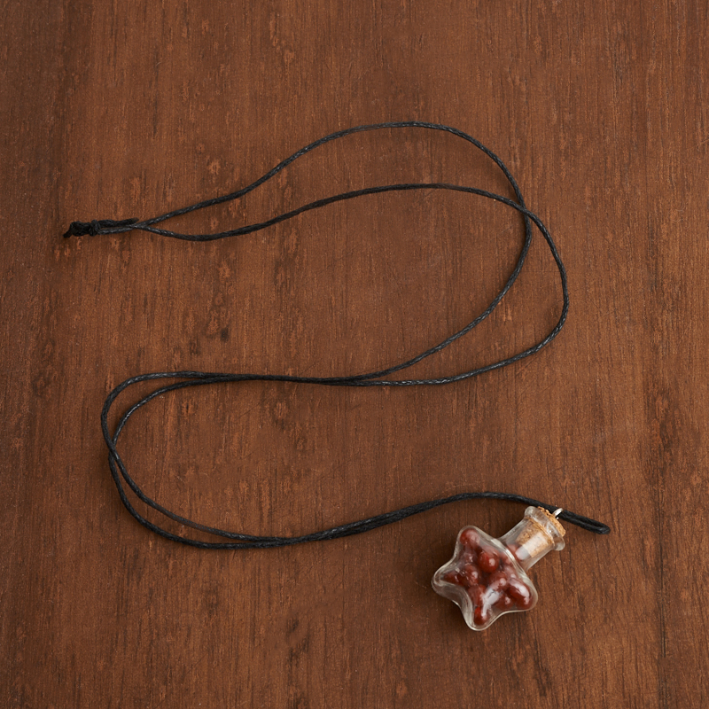 Кулон сердолик Ботсвана (биж. сплав, стекло, текстиль) бутылочка 3 см