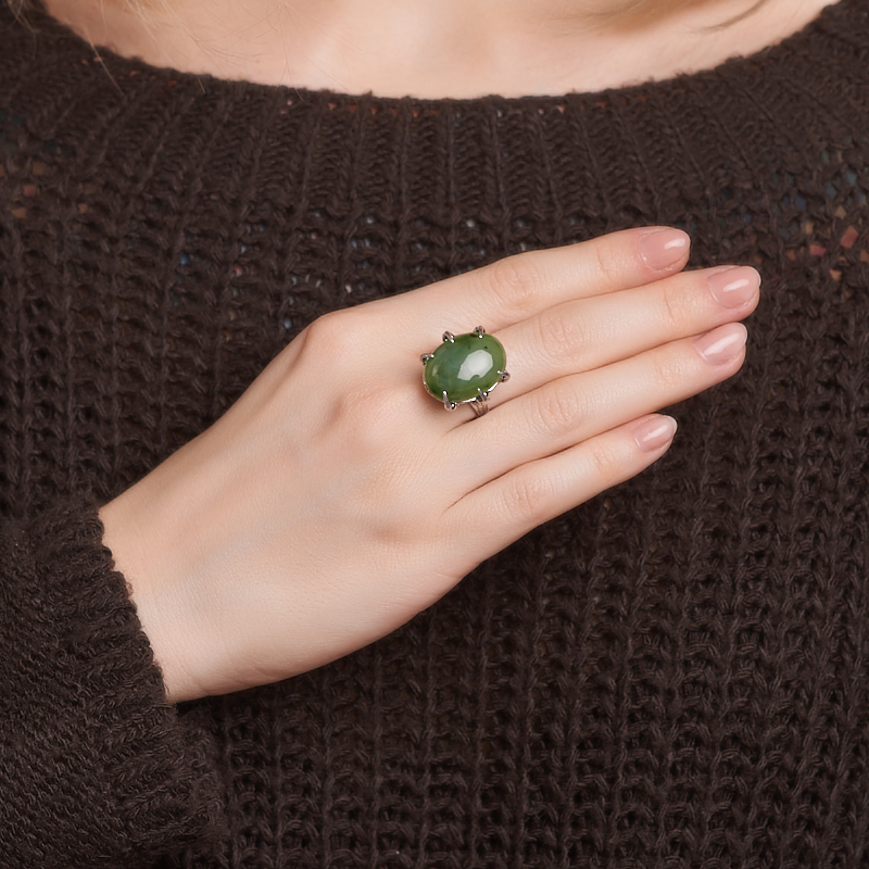 Кольцо нефрит зеленый Россия размер 18,5