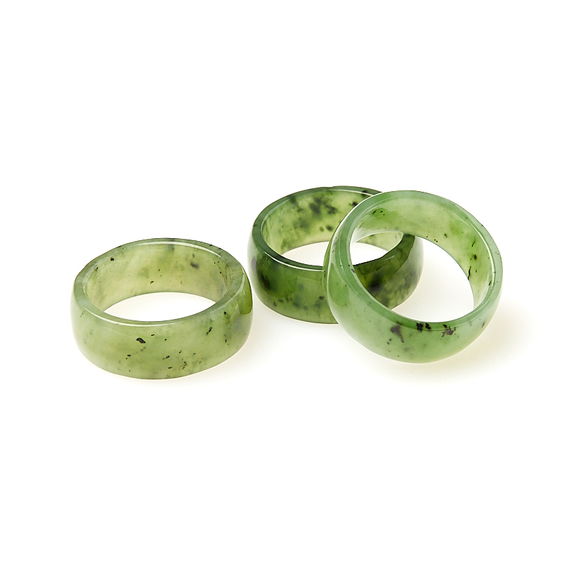 Кольцо нефрит зеленый Россия (цельное) размер 16,5