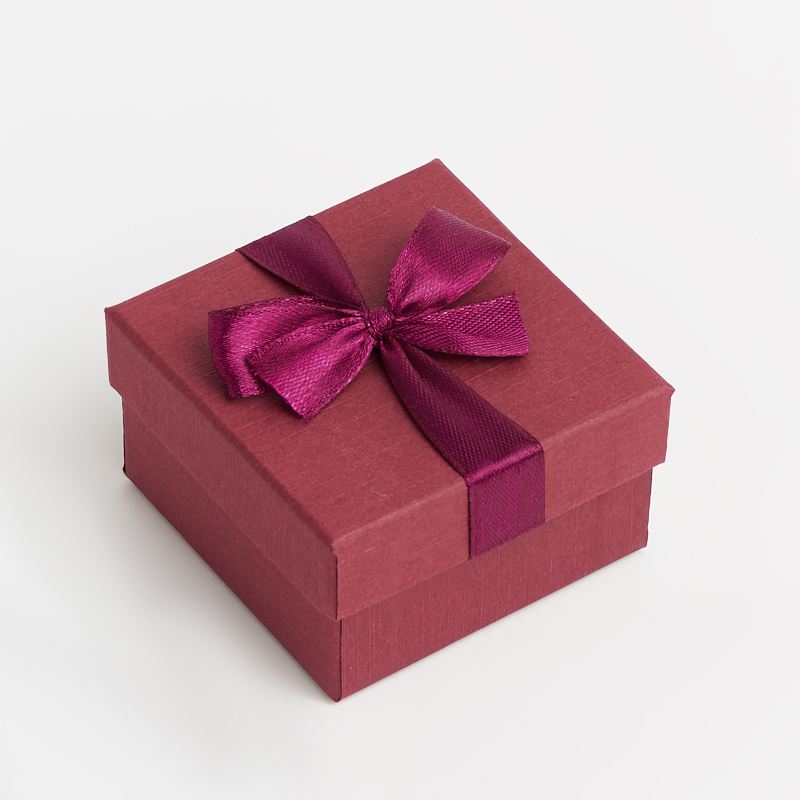 Подарочная упаковка (картон) под комплект (кольцо, серьги, кулон) (коробка) (бордовый) 55х55х30 мм