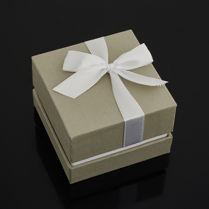 Подарочная упаковка (картон) под комплект (кольцо, серьги, кулон) (коробка) (серый) 65х65х45 мм
