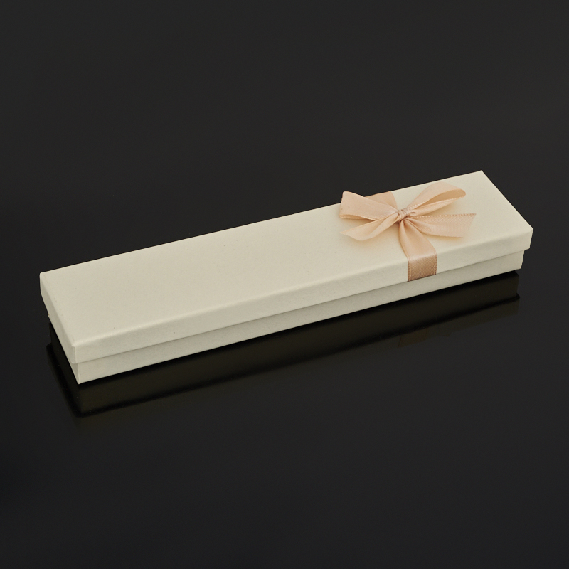 Подарочная упаковка (картон, текстиль) под браслет/цепь (футляр) (кремовый) 200х45х25 мм