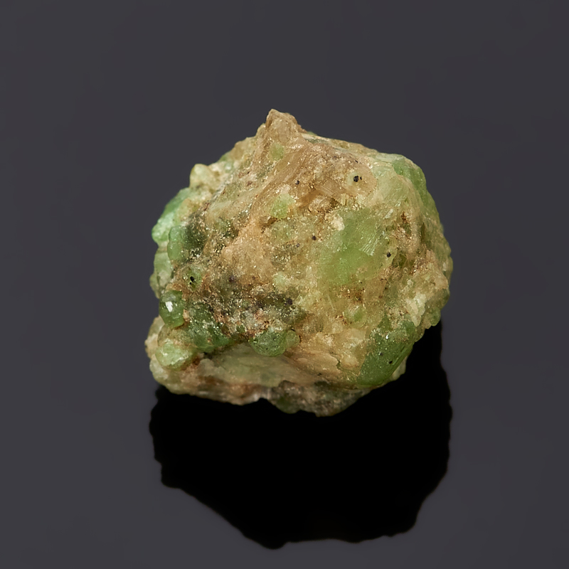 Образец гранат демантоид Афганистан (1-1,5 см)