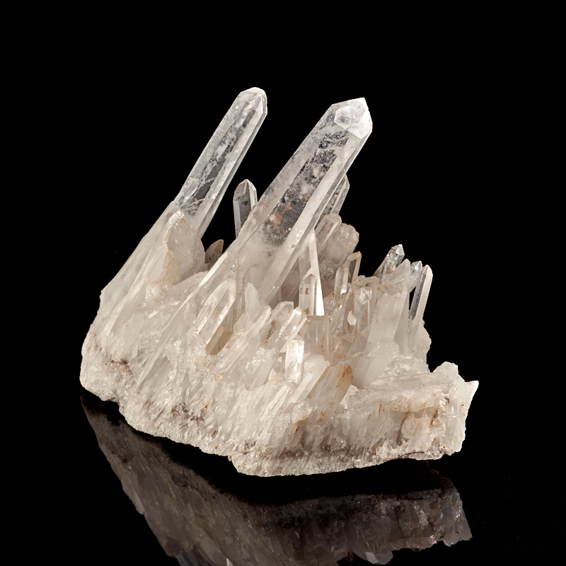 друза хрусталя с кварцем. друза хрусталя. горный хрусталь камень друза. горный хрусталь камень друза. друза из горного хрусталя.