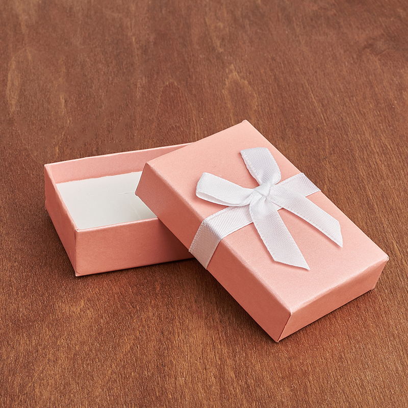 подарочная коробка с серьгами. подарочная коробка 50 50 50. Upakovka 60x90. 10x10x10 коробка. упаковка под кольцо.