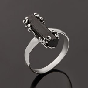 Кольцо турмалин черный (шерл) Россия (серебро 925 пр.) размер 18,5