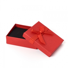 Подарочная упаковка (картон, текстиль) под комплект (цепь, кольцо, серьги) (коробка) (красный) 85х65х25 мм