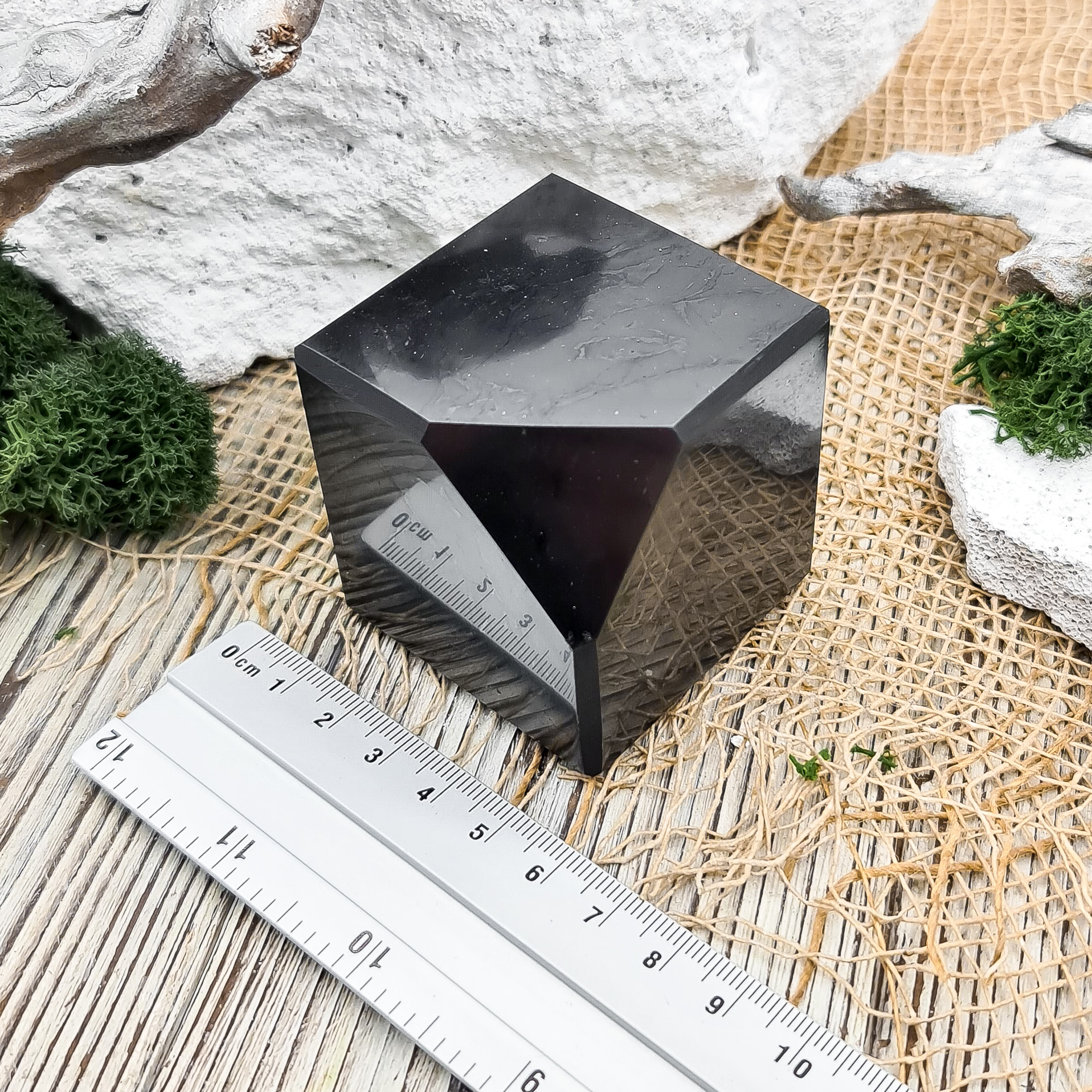 Куб шунгит полированный Россия со скошенным краем 5 см