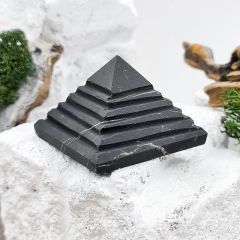Пирамида ребристая шунгит Россия 5 см