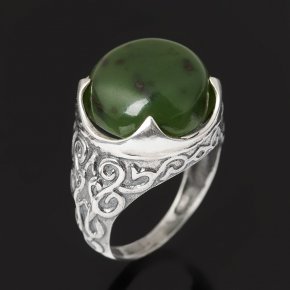Кольцо нефрит зеленый Россия (серебро 925 пр.) размер 17,5