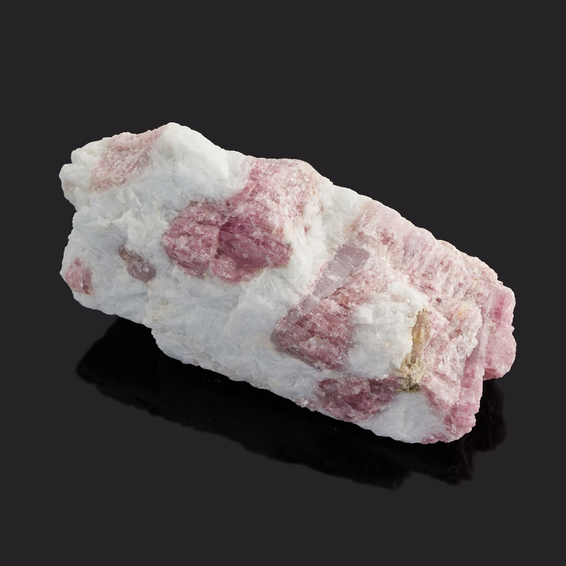 Образец турмалин розовый (рубеллит) Бразилия S (4-7 см)