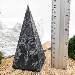 Пирамида Голода Шунгит с кварцем Россия (Максовский карьер) 6 см