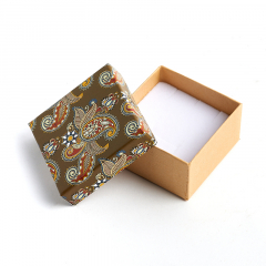 Подарочная упаковка (картон) под комплект (кольцо, серьги, кулон) (коробка) 55х55х30 мм