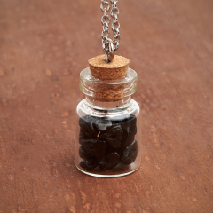 Кулон турмалин черный (шерл) Бразилия (биж. сплав, сталь хир., стекло) бутылочка 3 см
