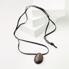 Кулон аметист Россия (кожа натур.) друза 4 см