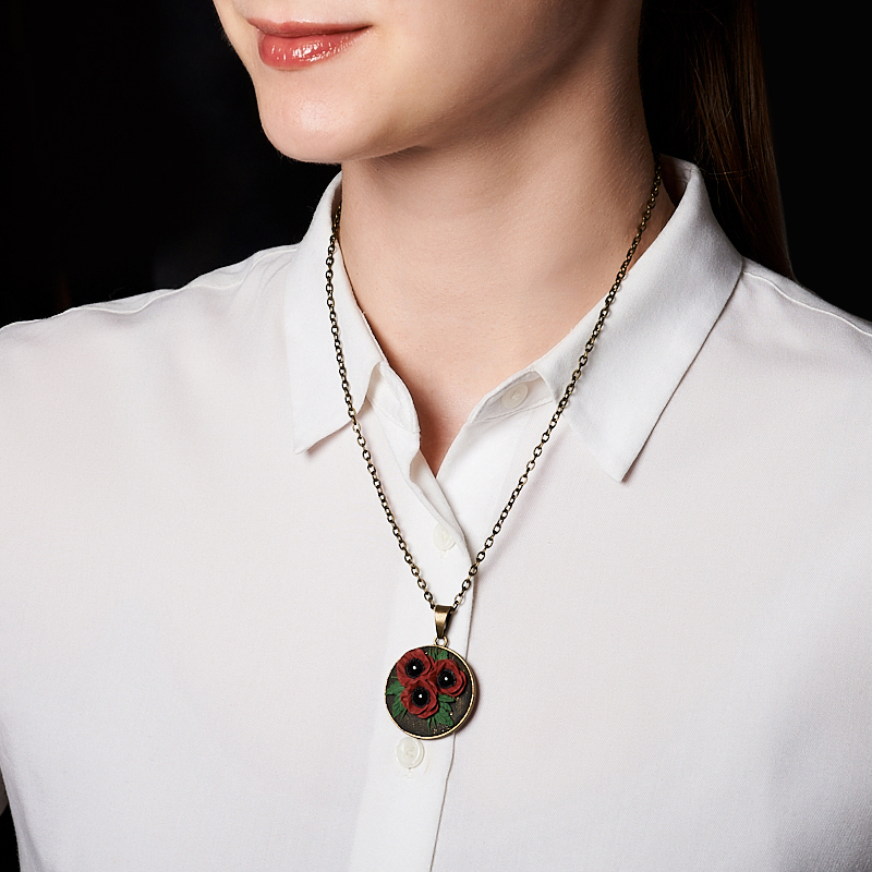 Кулон турмалин черный (шерл) Бразилия (биж. сплав, полимерная глина) круг 4,5 см