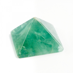 Пирамида флюорит зеленый 5 см
