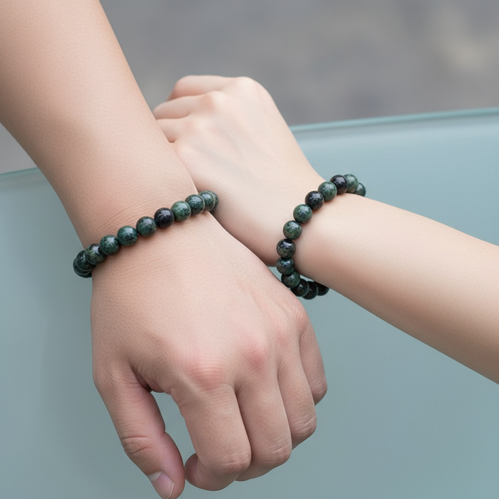 Браслет яшма зеленая Мадагаскар 10 мм 17 см