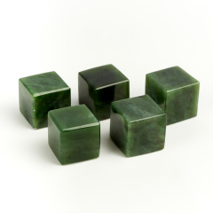 Куб нефрит зеленый Россия 2 см