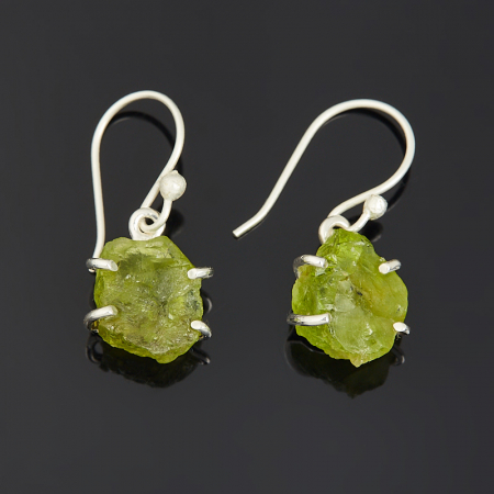 Купить серьги с хризолитом по приемлемым ценам